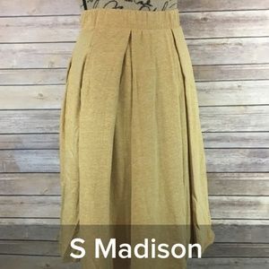 Madison full skirt with pockets, small